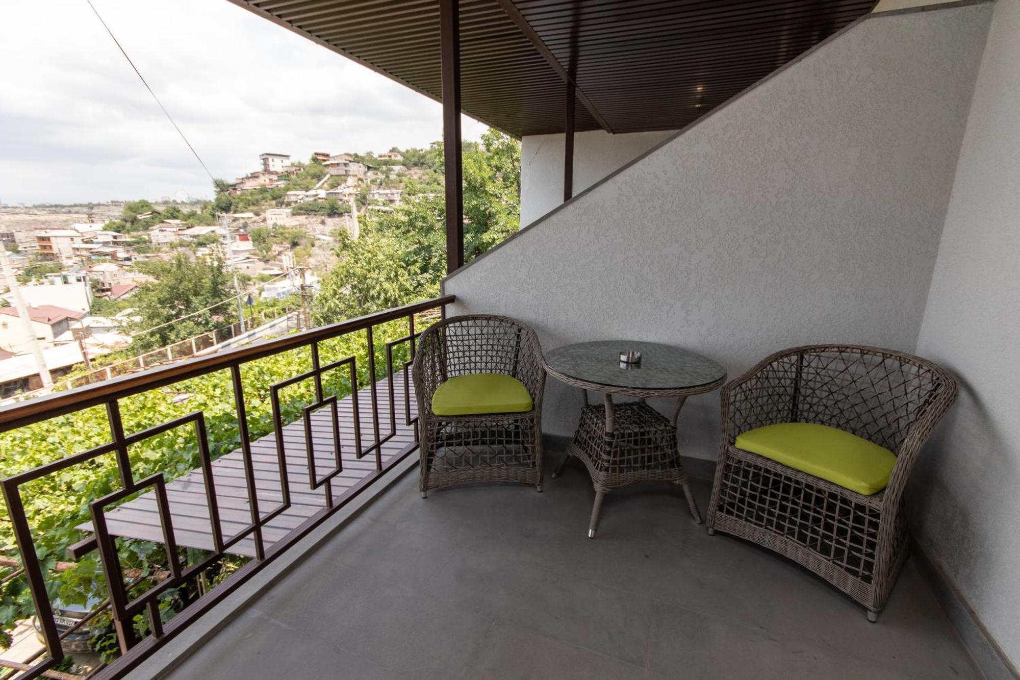 Hillside Guest House Erevan Exterior foto