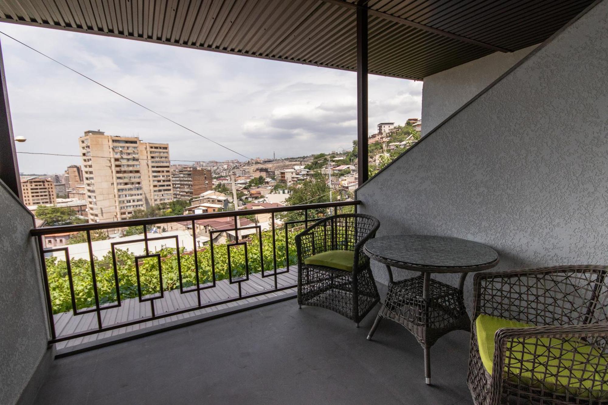 Hillside Guest House Erevan Exterior foto